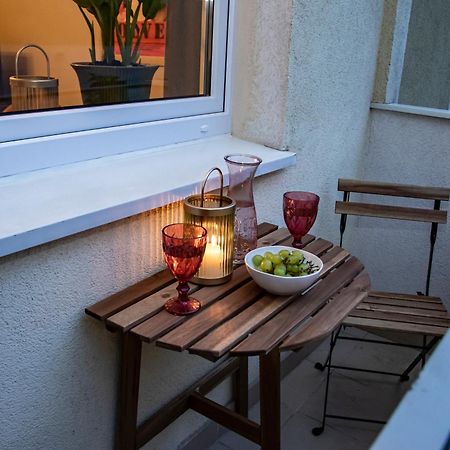 Apartament Przy Metrze Wierzbno Z Nuta Vintage 바르샤바 외부 사진