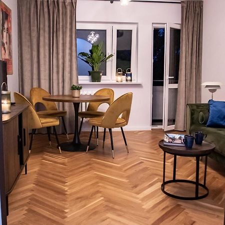 Apartament Przy Metrze Wierzbno Z Nuta Vintage 바르샤바 외부 사진